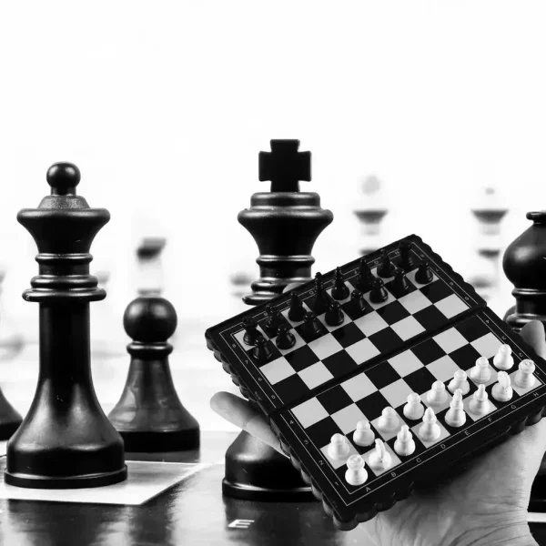 1 Box Of Foldable Magnetic International Chess Set With Plastic Chessboard Board Game , Ideal Tabletop Game For Family Gathering - Image 5