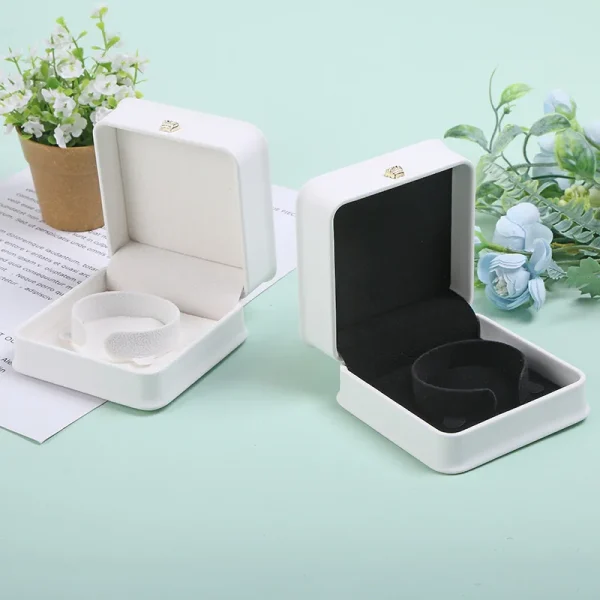 PU Leather Jewelry Packing Gift Box White Brushed Crown Buckle Ring Bracelet Ear Stud Necklace Packing Box Jewelry Set Box - Image 4