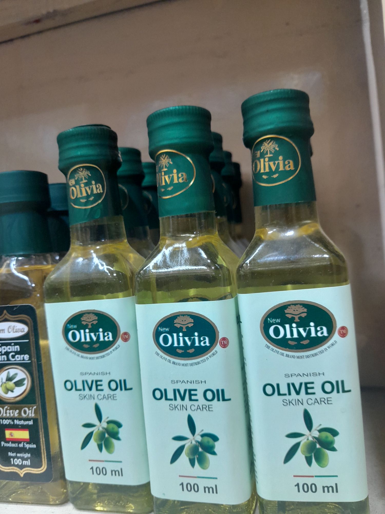 S107e5fed96294a7297906266e3d03ad6I Olivia Spain Skin Care Olive Oil - 100ml - Image 1